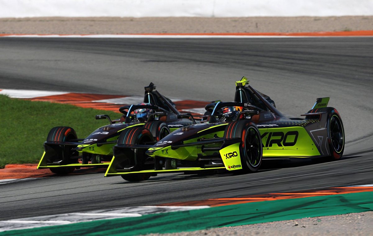 PMartiUpdates's tweet image. 📷🇬🇧| Appreciation tweet of Pepe&apos;s car 😍

📷🇪🇸| Tweet de para apreciar por el coche de Pepe 😍

©️ Alex Bierens de Haans &amp;amp; Andrew Ferraro

#FormulaE #FETesting #CupraKiro #PepeMarti