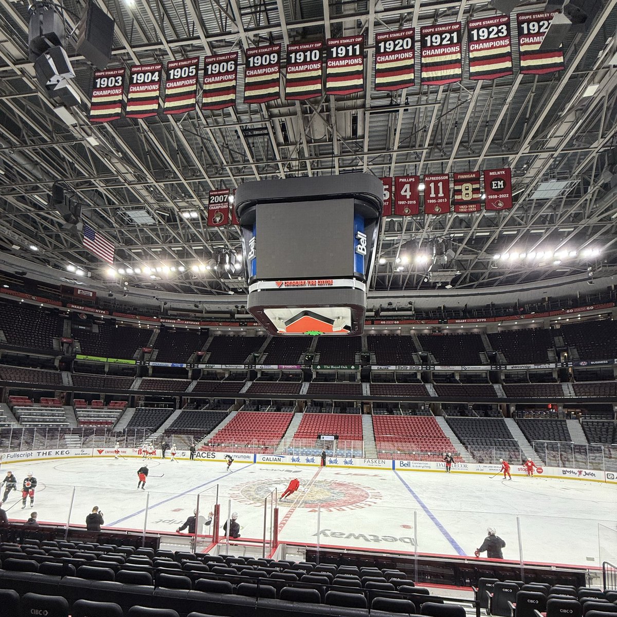 #Flames lines and pairings at practice in Ottawa:

Huberdeau-Kadri-Frost
Zary-Sharangovich-Farabee
Honzek-Backlund-Coleman
Lomberg-Kirkland-Klapka
Coronato

Bahl-Andersson
Hanley-Weegar
Bean-Pachal
Parekh