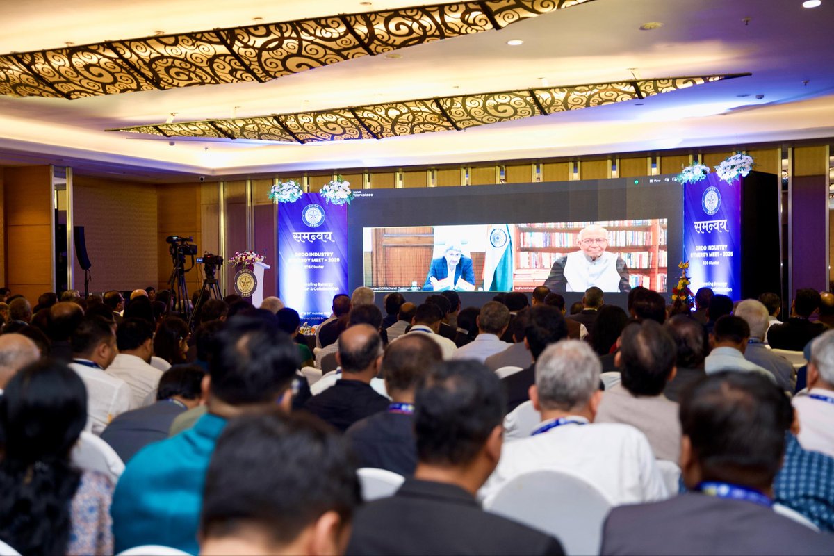 DRDO handed over 12 Licensing Agreements for Transfer of Technology (LATOTs) for 8 products to industry partners during the inaugural session of #SAMANVAY2025, a two-day industry synergy meet organised by the Electronics &amp; Communication Systems (ECS) Cluster, DRDO in Bengaluru on