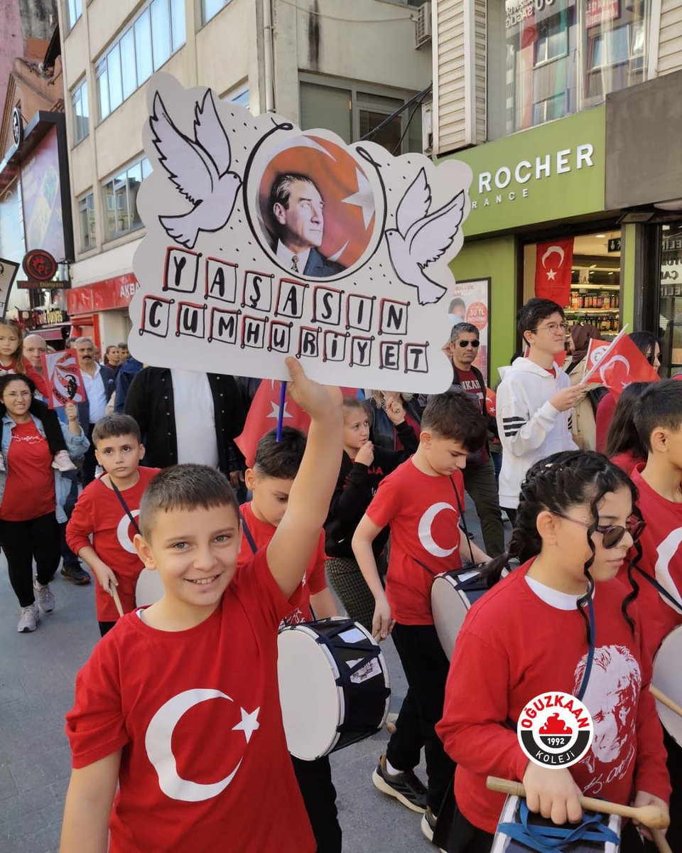 OguzkaanKoleji's tweet photo. Cumhuriyet biziz, biz geleceğiz.
Yaşasın 29 Ekim! 🇹🇷 https://t.co/EMUCFeI7Kk