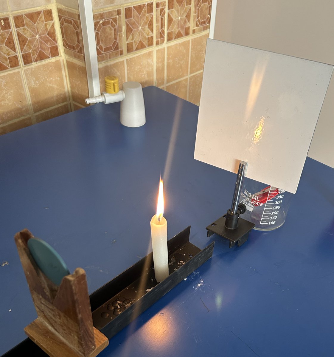 <a href="/fahm_i/">‎ ‎‎ ‎فهمي بن سعد ‎ ‎‎ ‎</a> اليوم كنت اجرب الصور في المرايا المقعرة مرة الصور واضحة صفاتها