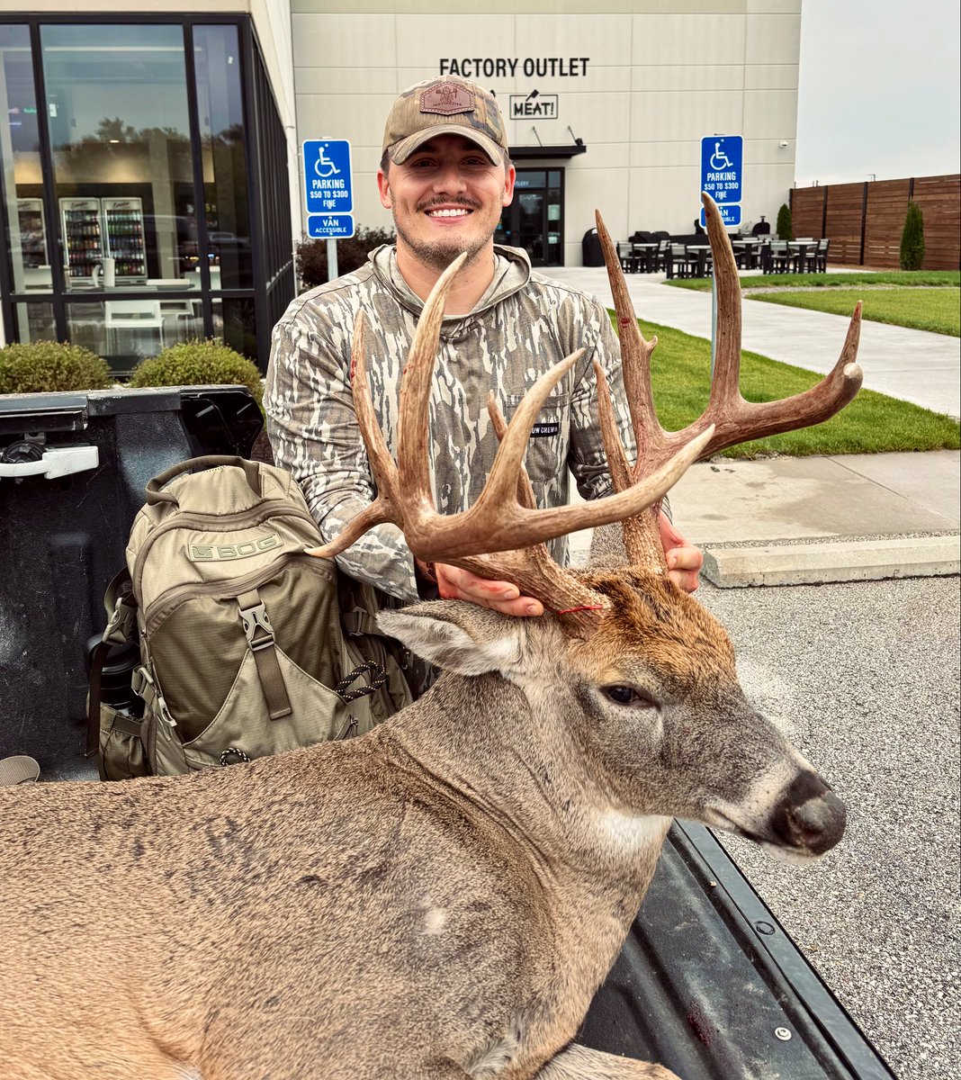 Don’t ever let anyone tell you Mid-Missouri doesn’t have big deer. I’m in shock y’all, biggest buck to date 🏹🦌 #MIZ