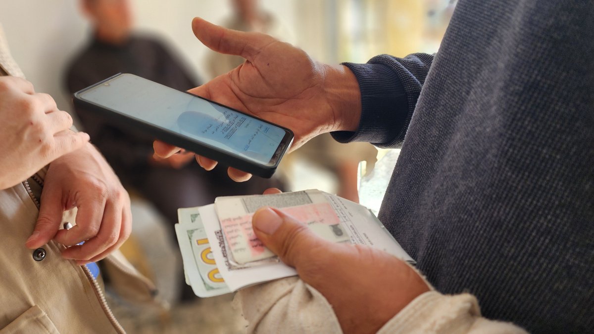 Read <a href="/WFP_Syria/">WFP Syria</a> interview with <a href="/alwatan_sy/">جريدة الوطن</a>  to learn how WFP is supporting farmers affected by drought. “Our goal is to help farmers keep their land and plant again preserving livelihoods &amp; sowing resilience”, said Marianne Ward.🌱 🌾
#Syria
#FoodSecurity 
#WFP
#HumanityInsured