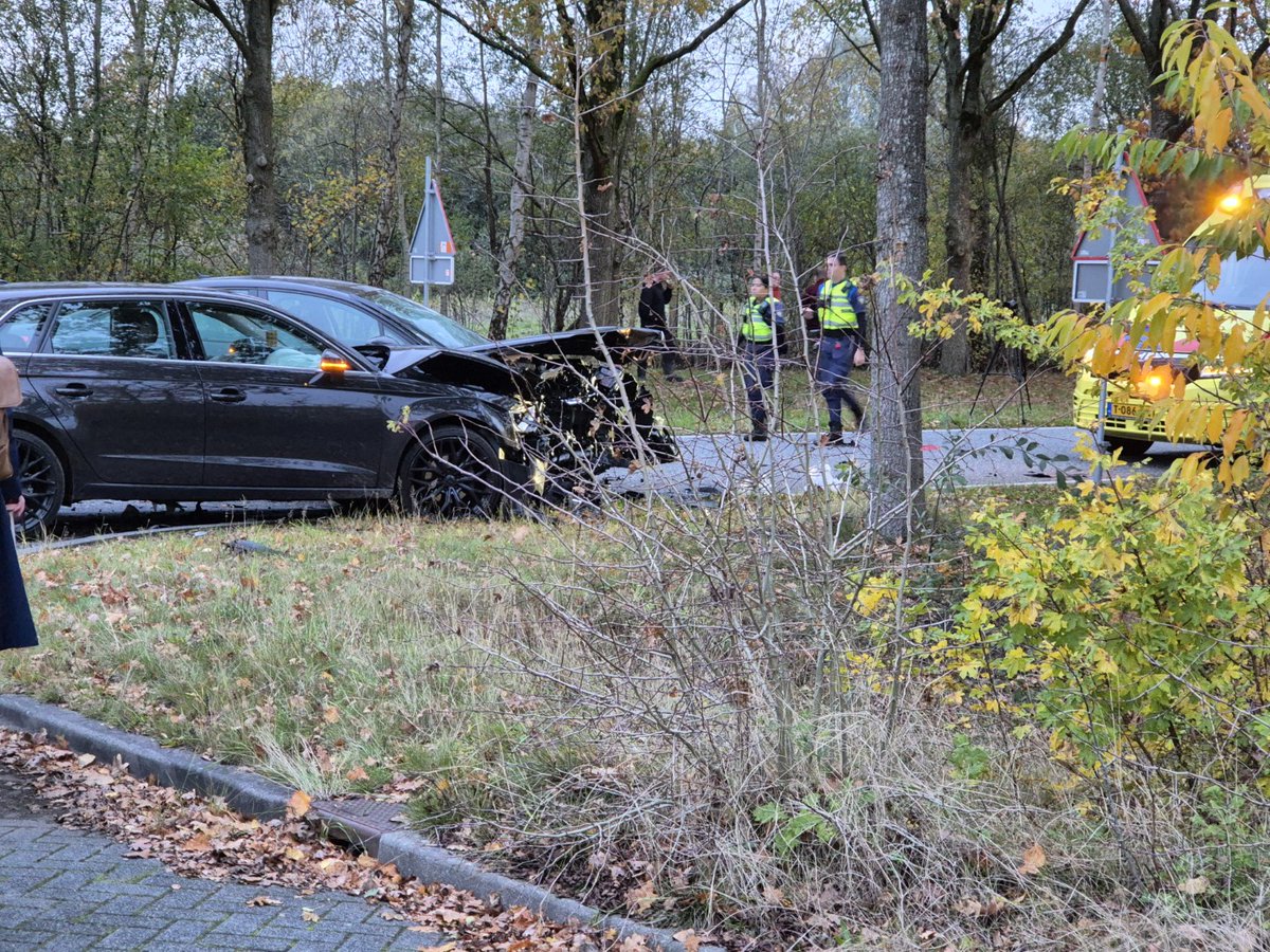 Fikse aanrijding op Witterhoofdweg in Assen