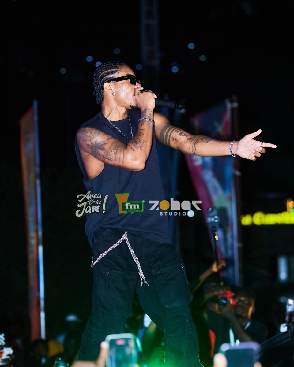 Y1079FM's tweet image. Thank you @KiDiMusic for coming through #AreaCodesJam25 

📸: @zoharstudiosgh 

#AreaCodesJam #PinkOnY #PinkAreaCodesJam #yfmghana #ytvghana #fyp #breastcancerawarenessmonth #kidi #kidimusic