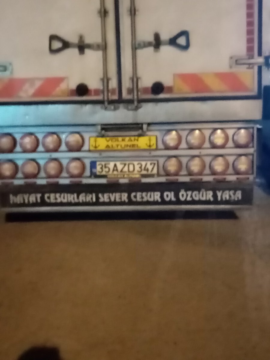 Kamyoncu felsefesi deyip geçme :) Altına şunu ekliyorum: 'Cesur olursan, mutlu olursun'.