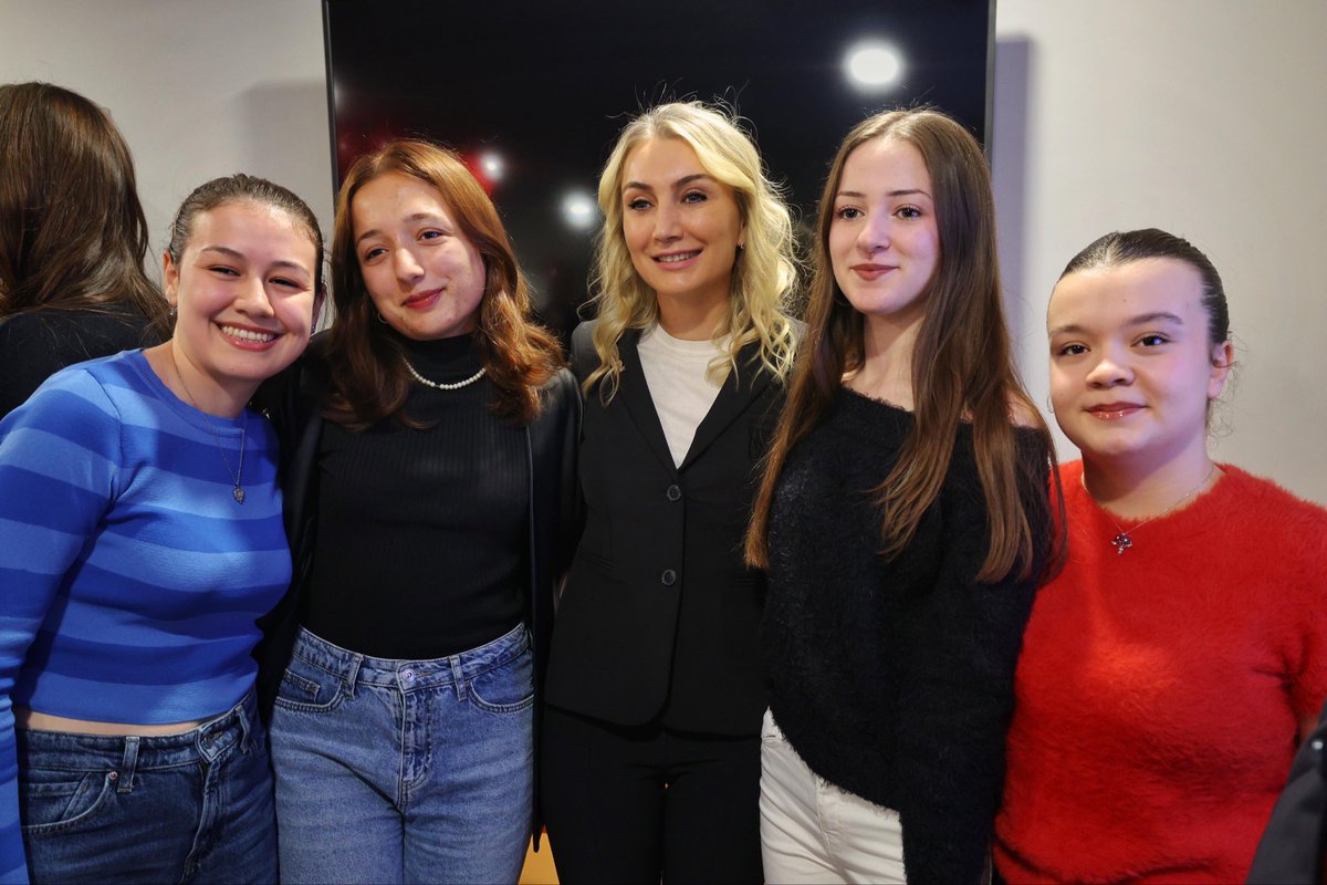 Ülkemiz için yaptığı fedakarlıklarla hepimize ilham ve cesaret veren Önderimiz Mustafa Kemal Atatürk’ün annesi Zübeyde Hanım’ın adını taşıyan, İBB’nin 16. yurdu İBB Zübeyde Hanım Kız Öğrenci Yurdu’nun açılışındaydık. Cumhuriyetimizin geleceği tüm gençlerin güvenli ve konforlu