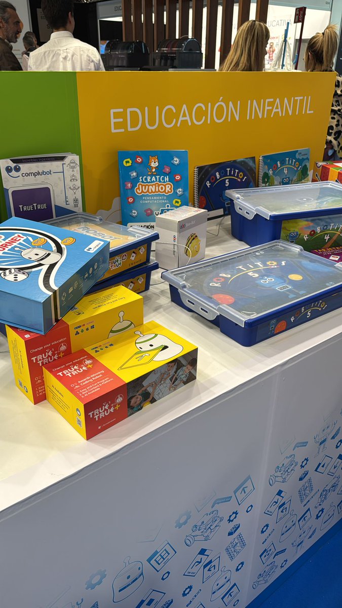 CentrosDigitale's tweet image. #SIMOEDUCACIÓN2025  
Nuestras propuestas Stand 5C04 
@Complubot
🤖Soluciones innovadoras 
✅Desde #Infantil a #Bachillerato
✅Cuadernos actividades
✅Prueba materiales y contenidos 
✅Resuelve dudas técnicas  #PensamientoComputacional #LenguajesProgramación #RobóticaEducativa