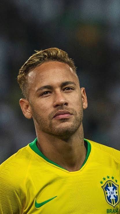 Araboriota78332's tweet photo. Another day, another debate:
Who had the better prime โ Neymar or Hazard? ๐
Letโs talk football while the night is young. โฝ๐ฌ
#FootballTalk #EveningChat @Varticoo https://t.co/0YZrfBSGtJ