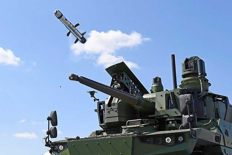 RomboutLuc's tweet image. Hoogdagen vr fact-checkers - toch?

🇫🇷 post video van afvuren &apos;Akeron&apos;, de anti-tank missile die op de Jaguar komt en het meest krachtige anti-tankwapen van 🇧🇪 zal zijn.
&apos;destroyed a tank&apos; ...

maar post dan officieel missch geen video waar je ernaast schiet ...