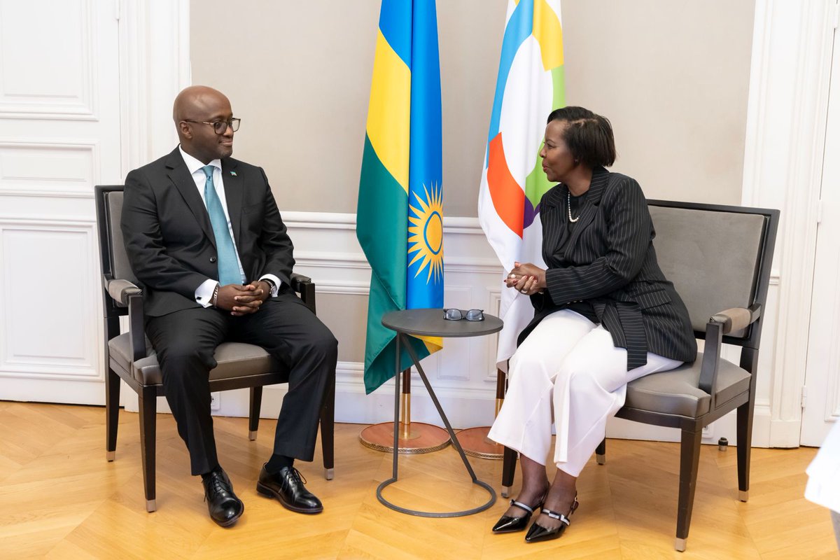 RwandaMFA's tweet image. À Paris, le ministre @onduhungirehe s&apos;est entretenu avec @LMushikiwabo, Secrétaire générale, @OIFrancophonie. Leurs échanges ont porté sur la coopération entre le Rwanda et l’OIF ainsi que sur la prochaine Conférence ministérielle de la Francophonie, @CmfKigali2025 prévue à…