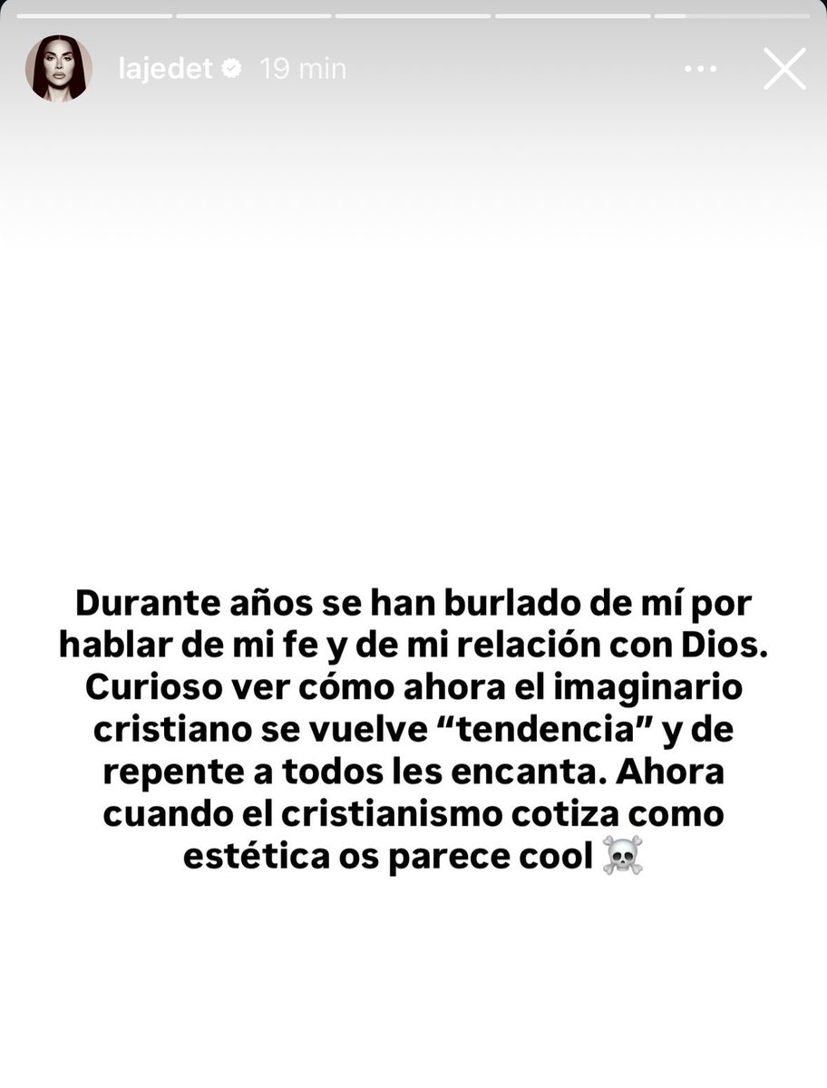 nnijao's tweet photo. ella siempre tiene que ser la novia en la boda imposible no quererla https://t.co/eMHJHk7EoE