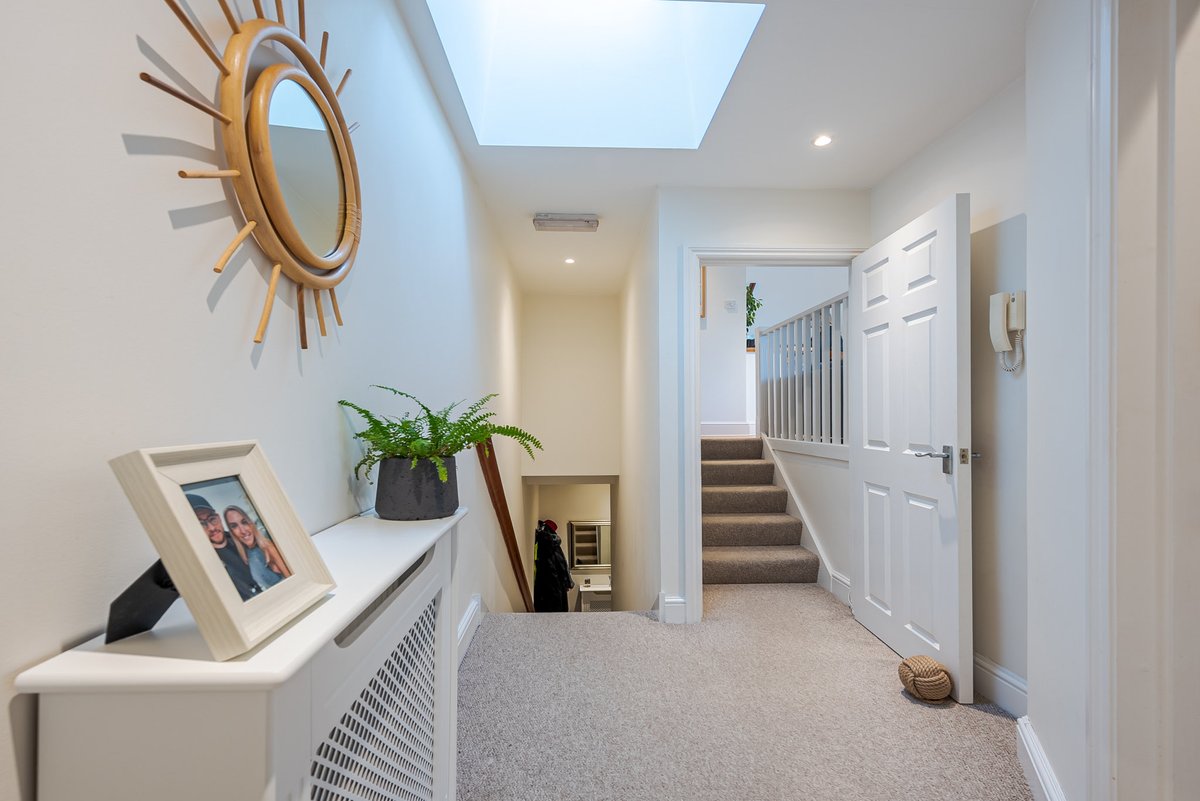 Let Agreed.
 
A beautiful 1bed flat located in a handsome Victorian conversion. 
 
The property is situated on Killyon Road, a pretty residential street just off Larkhall Rise.
 
If you are looking to let your property, get in touch:
T| 020 7498 8600
E| info@noble-estates.co.uk