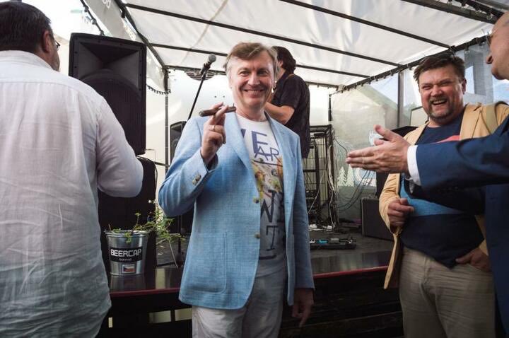 Бизнесмена Юрия Морозова осудили на 5 лет колонии усиленного режима по двум политическим статьям

Ранее его жену Марию также осудили на 2 года колонии. 

mediazonaby.com/news/2025/10/2…

Фото: KYKY