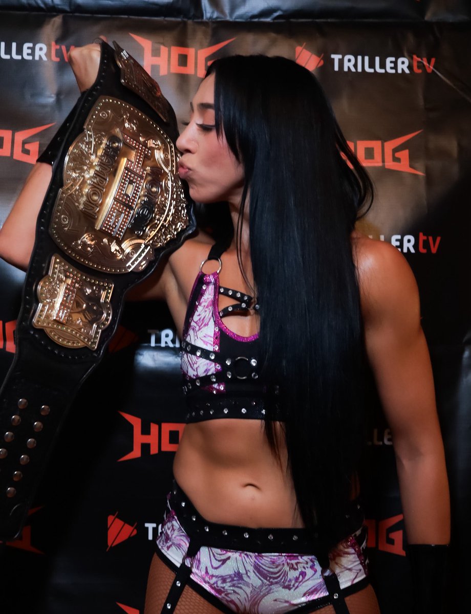 koskareeve's tweet image. Mercedes Moné will be in action at House of Glory on November 15th! 

That HOG Women’s Championship will be getting added to the #MonéTrain! 🤑
#HOG