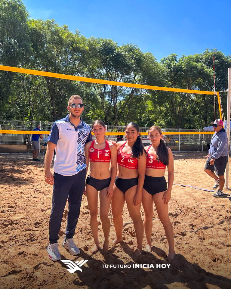UCGuadalajara's tweet image. 🏐 ¡Nuestras guerreras del voleibol de playa ya están dejando huella en los Nacionales del Torneo CONADEIP! 🔥Con esfuerzo, pasión y trabajo en equipo, representan con orgullo a la UCG en cada punto. ✨

🌟 Tu futuro inicia hoy en la UCG.
#TuFuturoIniciaHoy #UCG #CONADEIP