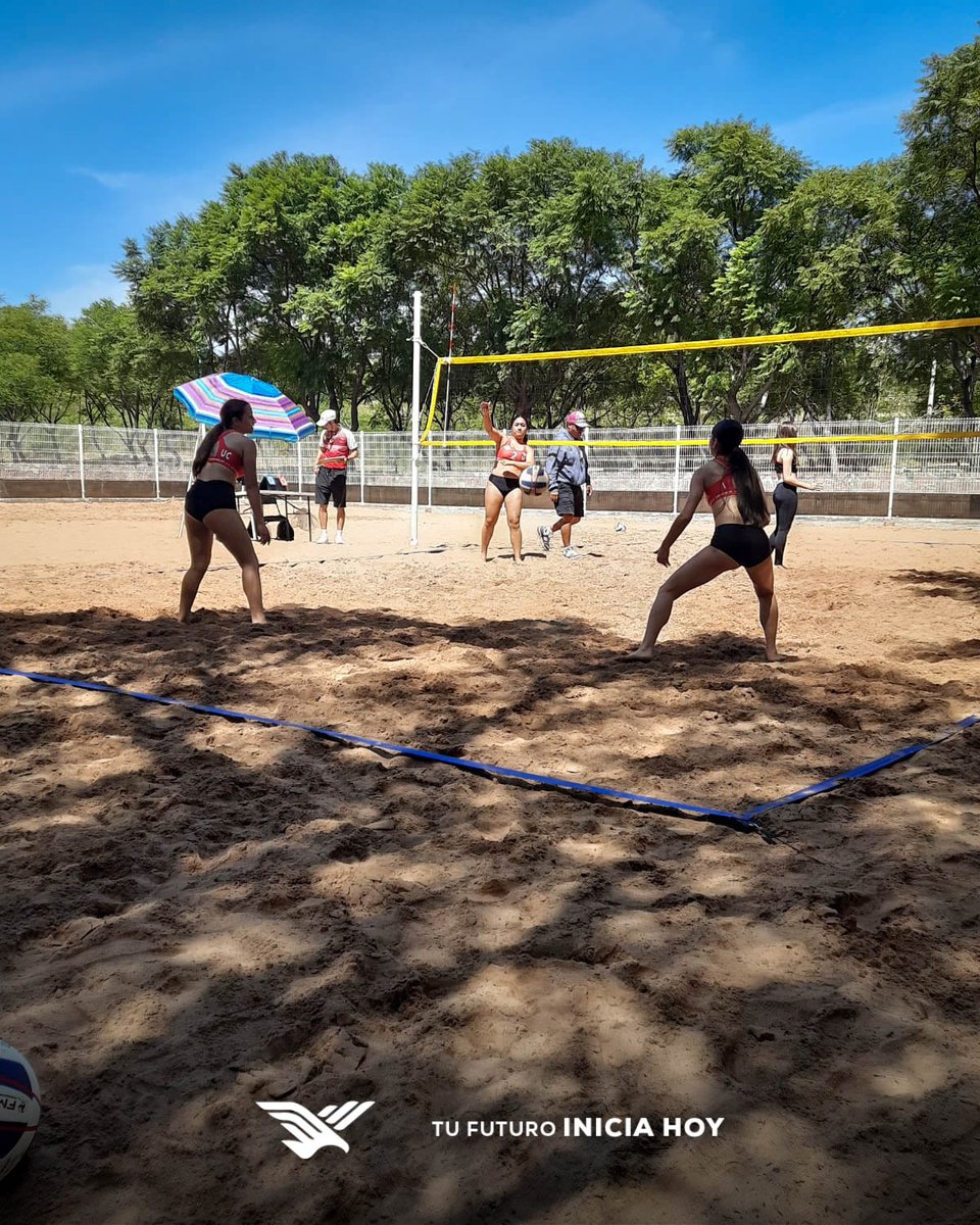 UCGuadalajara's tweet image. 🏐 ¡Nuestras guerreras del voleibol de playa ya están dejando huella en los Nacionales del Torneo CONADEIP! 🔥Con esfuerzo, pasión y trabajo en equipo, representan con orgullo a la UCG en cada punto. ✨

🌟 Tu futuro inicia hoy en la UCG.
#TuFuturoIniciaHoy #UCG #CONADEIP