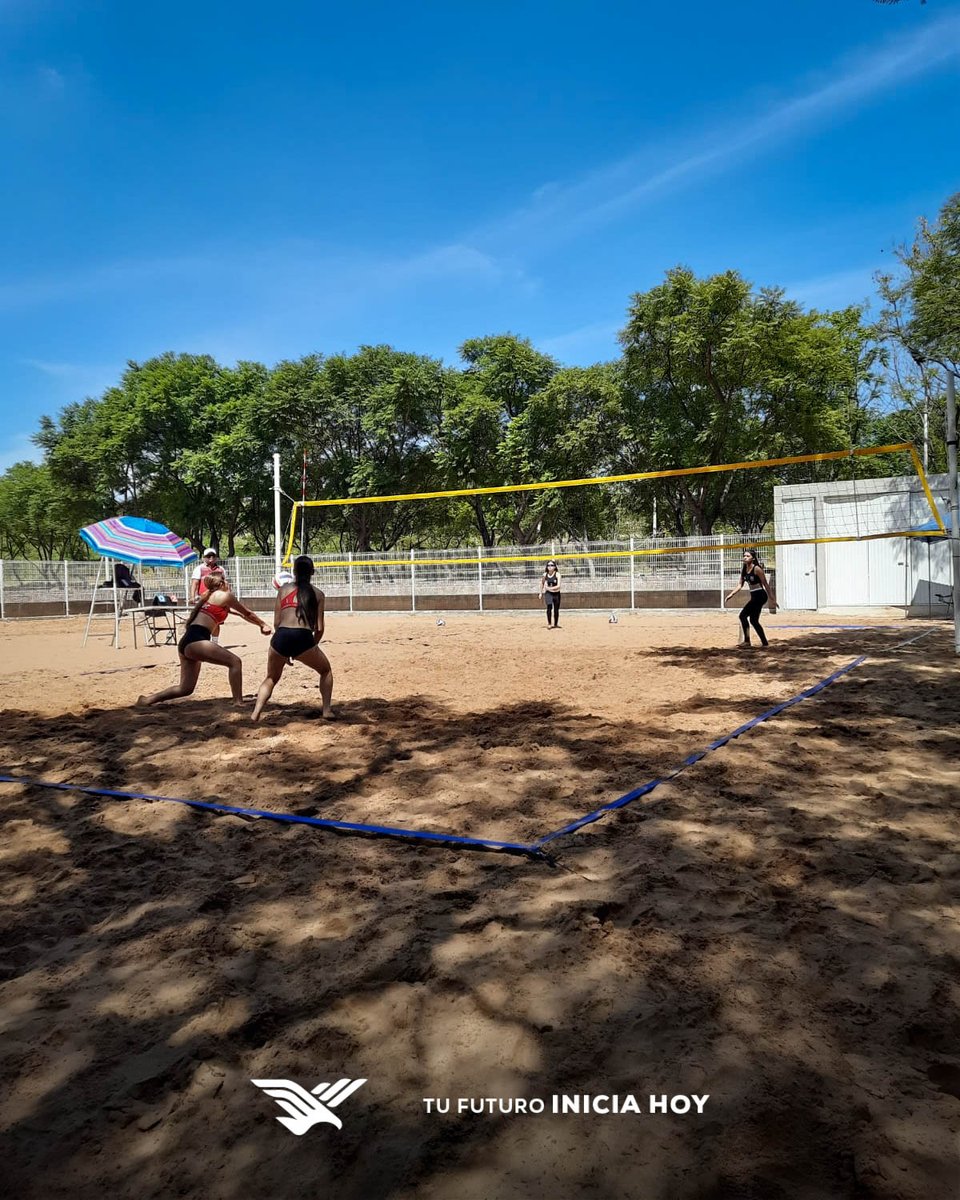 UCGuadalajara's tweet image. 🏐 ¡Nuestras guerreras del voleibol de playa ya están dejando huella en los Nacionales del Torneo CONADEIP! 🔥Con esfuerzo, pasión y trabajo en equipo, representan con orgullo a la UCG en cada punto. ✨

🌟 Tu futuro inicia hoy en la UCG.
#TuFuturoIniciaHoy #UCG #CONADEIP