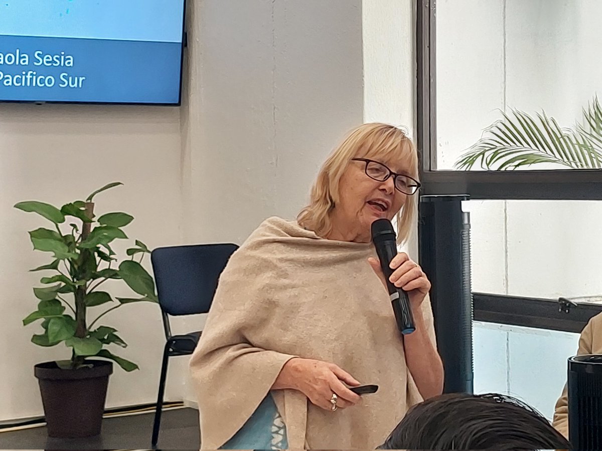 CEAMOOax's tweet photo. La Dra. Paola Sesia imparte la conferencia “Enfoque de interculturalidad aplicado a la salud, desde una perspectiva Interseccional”. Dicha conferencia forma parte del Foro académico organizado por la @CEAMOOax con motivo de su #XXIAniversario. https://t.co/7I3sYkWswu