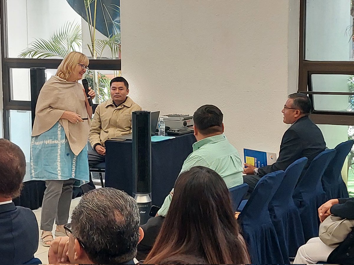 CEAMOOax's tweet photo. La Dra. Paola Sesia imparte la conferencia “Enfoque de interculturalidad aplicado a la salud, desde una perspectiva Interseccional”. Dicha conferencia forma parte del Foro académico organizado por la @CEAMOOax con motivo de su #XXIAniversario. https://t.co/7I3sYkWswu