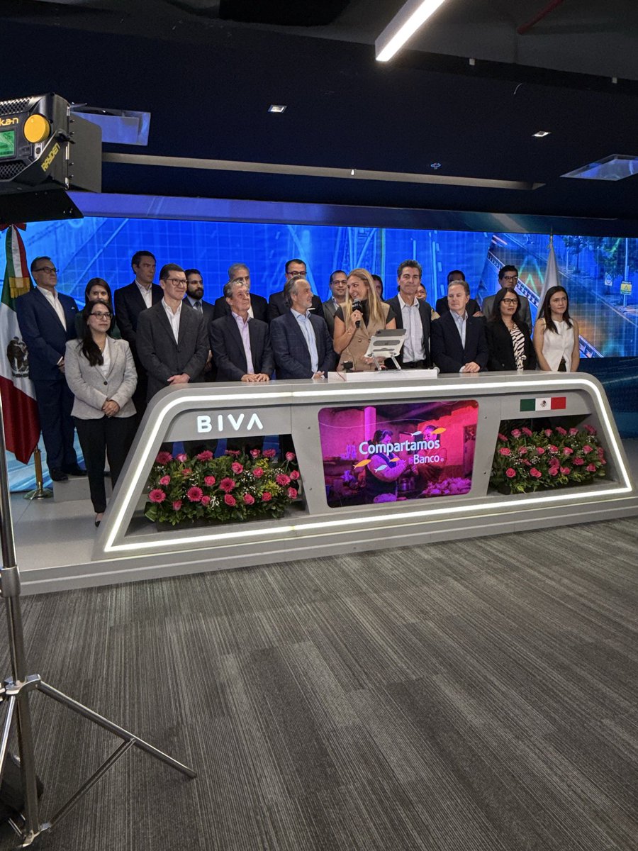 Estamos en vivo en el #GritoBIVA de <a href="/CompartamosBanc/">Compartamos Banco</a>, un momento que celebra su visión de crecimiento con propósito y su compromiso con la inclusión financiera en México.

Desde el piso de operaciones de BIVA, vivimos una jornada de colaboración, confianza y visión compartida: la