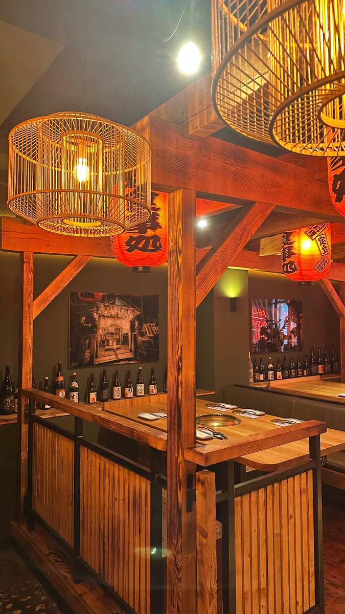 Nos recomendaron un sitio de barbacoa japonesa, ¡y aquí estamos! 🫰🏼✨