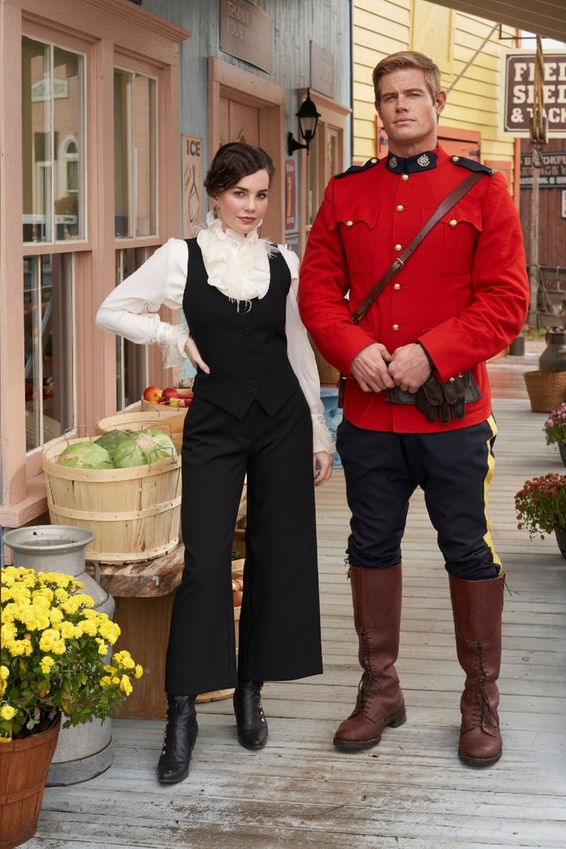 Welcome aboard Jillian Murray. Brookfield just got a whole lot more interesting. Constable Jim can handle outlaws, we will see how he does with romance. Season 3 in 2026. 🤘 #WhenHopeCalls #hopefuls #DonoFANS