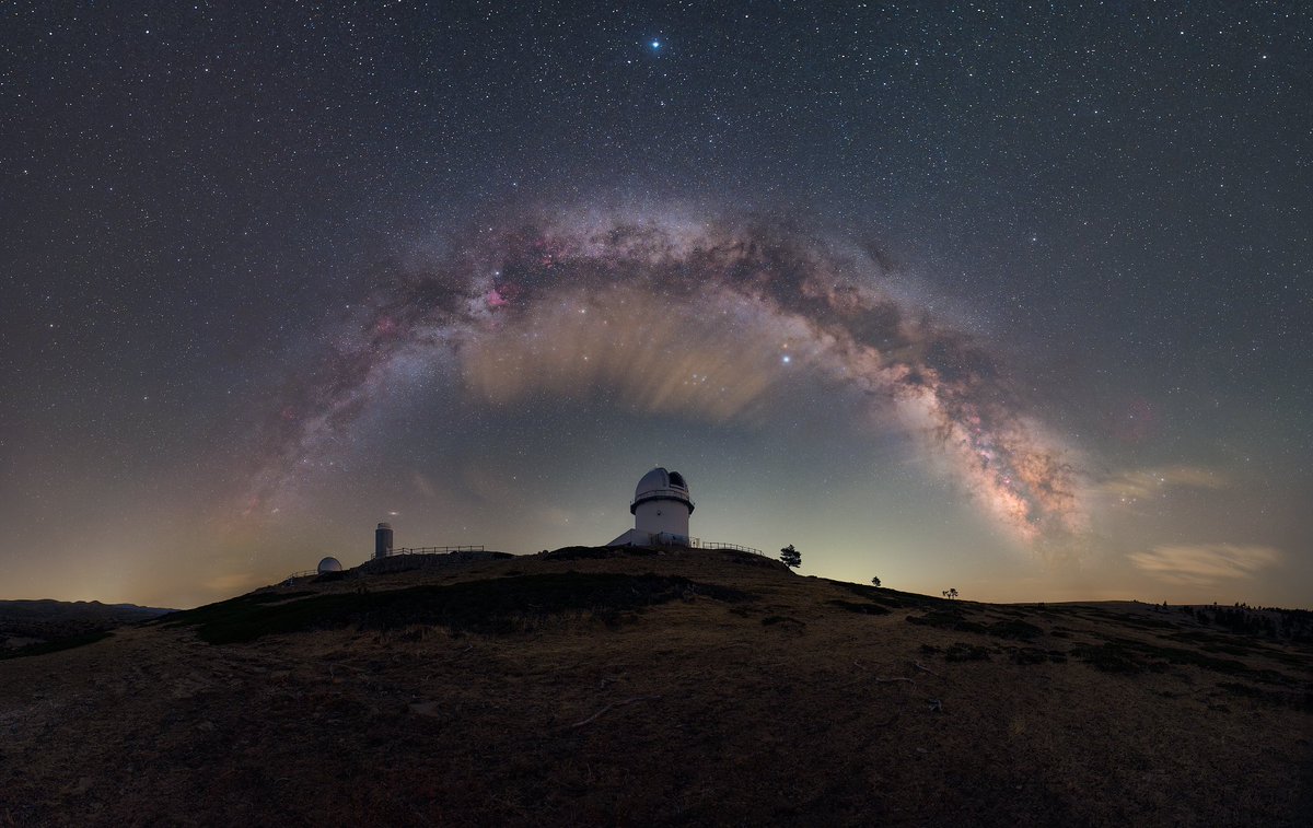 Hoy en #cielosESA...

<a href="/Javi_Rosano/">Javier Rosano</a> nos envía esta impresionante imagen de la Vía Láctea con Vega y Andrómeda sobre el Observatorio Astrofísico de Javalambre
¡Muchas gracias <a href="/Javi_Rosano/">Javier Rosano</a> por tu foto! 🤩🤩

Etiqueta tus 📸📸 con #cielosESA