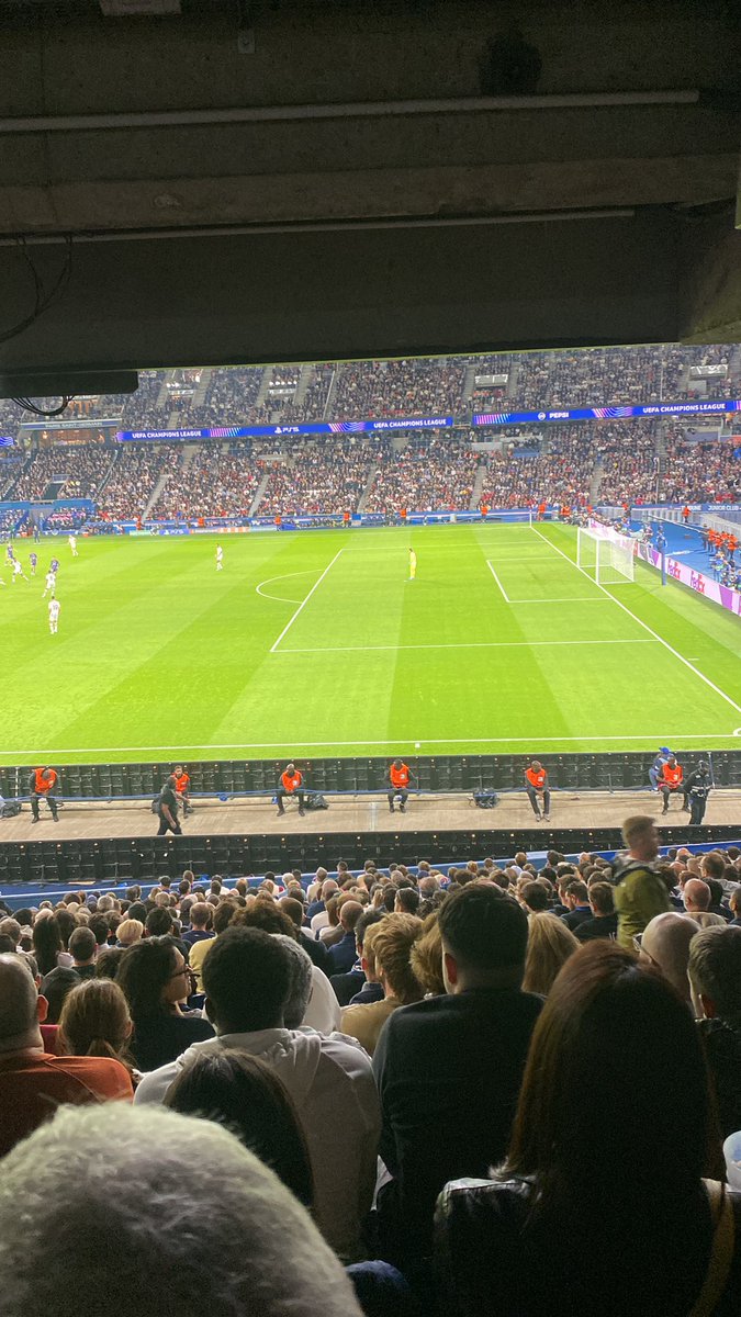 6_pochooo's tweet photo. Vends 1 place PSG 🇫🇷 – Bayern 🇩🇪
Tribune Paris – accès 108

🎫 Prêt d’abonnement
✅ legit en épinglé 

📩 DM 

Vue depuis la place 📸 https://t.co/d0BZ8RxYLU