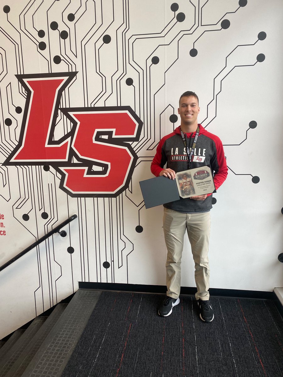 Congratulations to <a href="/HunterOgdan/">Hunter Ogdan</a> on being named an <a href="/Burlsworth_Fdn/">Brandon Burlsworth Foundation</a> award winner!