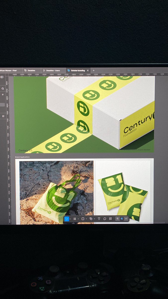 _zeenora's tweet image. Cooked on this brand with my boss @Doa_designz 

Full branding soon on behance 🫣😊