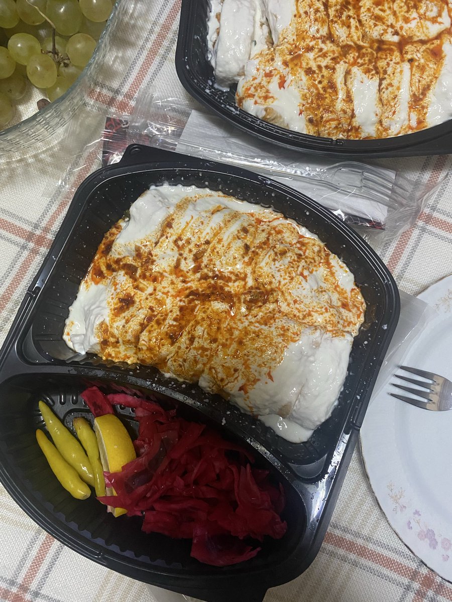 Hayır ya bir yemeğin anısı olamaz 
Yoğurtlu Tantuni : 🥲😭😔😭😢