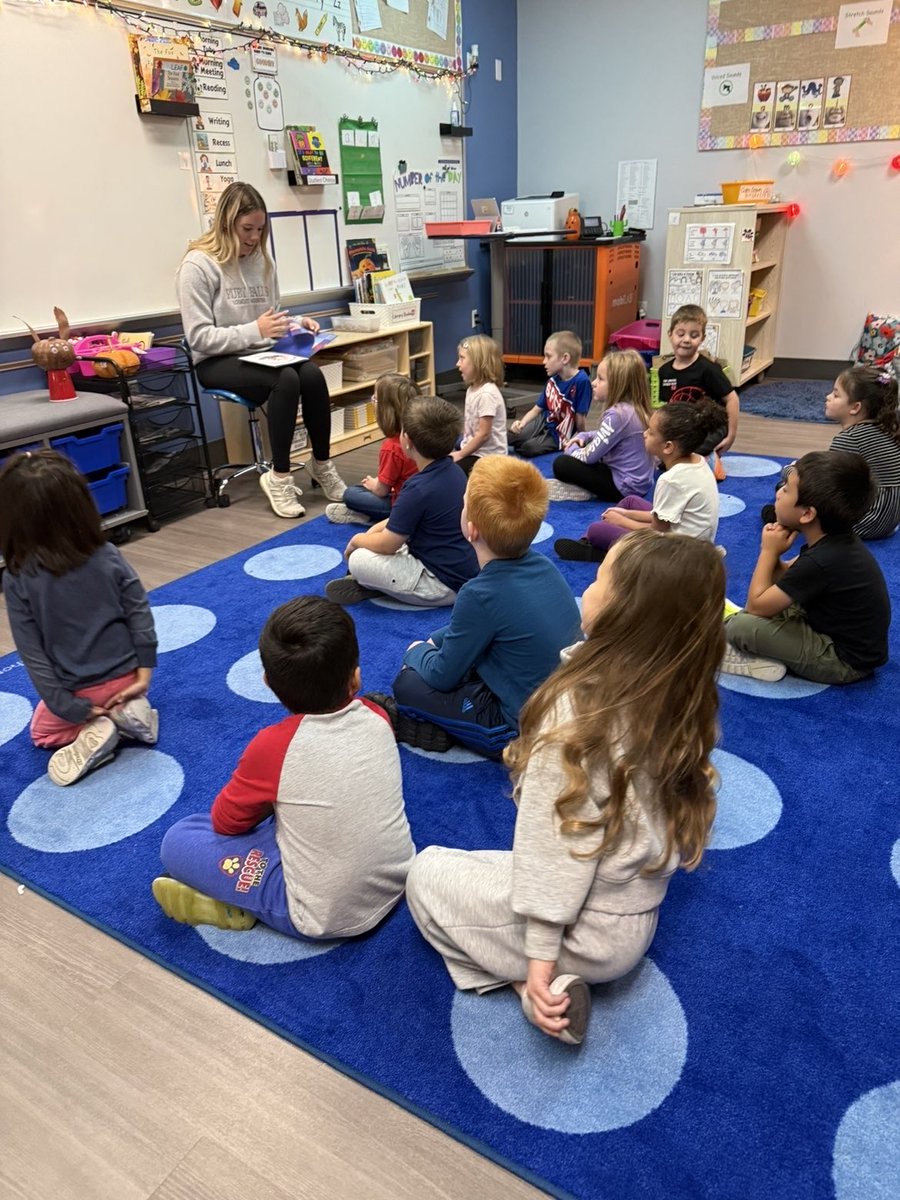 The VPHS Leadership program had the amazing opportunity to partner with the elementary school for our annual Pumpkin Project! We turned pumpkins into storybook characters and spent the last few days reading our stories to the students!@ValleyParkSD #pumpkinproject