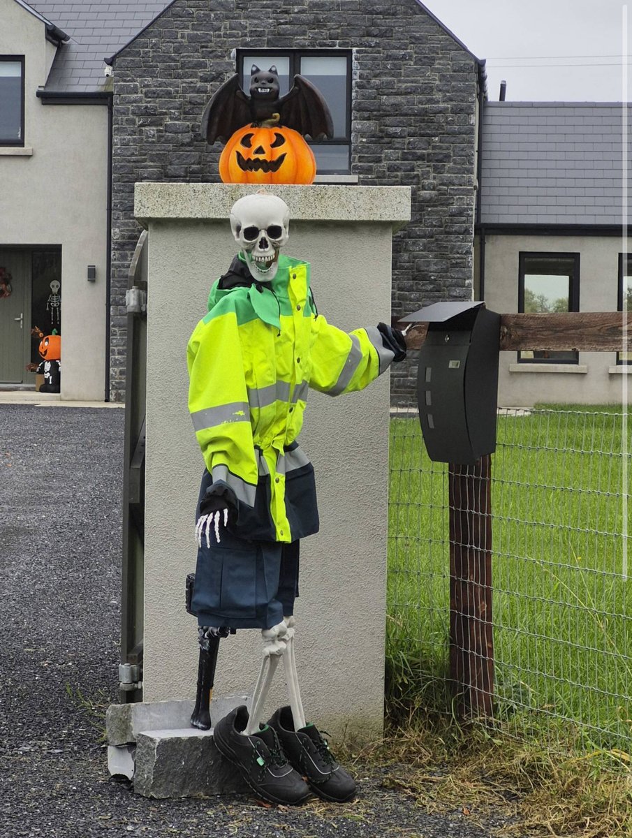 Postvox's tweet image. Nothing rattles our post people🦴Happy Halloween! 💀