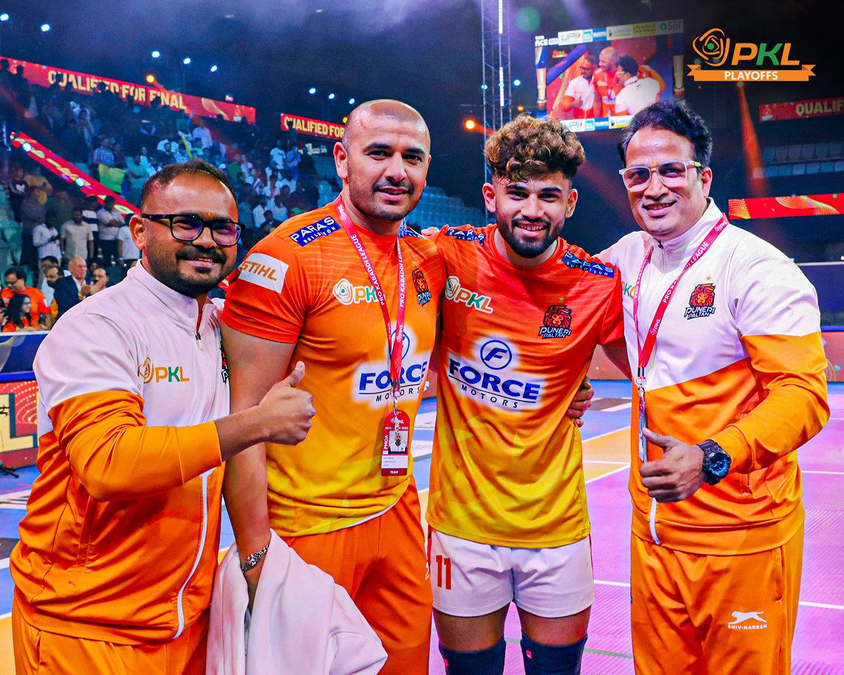 ProKabaddi's tweet photo. Wave of jubilation among #PuneriPaltan's 𝘱𝘢𝘯𝘨𝘦𝘣𝘢𝘢𝘻 🧡🥹

#PKL12 #ProKabaddi #GhusKarMaarenge https://t.co/N7xbqXDuw4