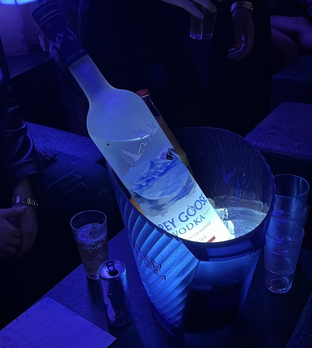 Für Freitag Abend Chaffeur gesucht! Gerne kannst du Opfer auch mit in den Club mit uns beiden Domina Ladys kommen, um alles zu zahlen und zu gehorchen! Meld dich Looser!😈💴🐕 Telegram: herrincoco
#domina #geldherrin #geldsklave #goddess #sklave #dienen #melkung #kontofick