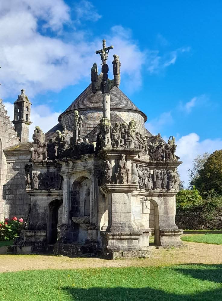 Je vous souhaite une bonne fin de journée et une excellente soirée étoilée les amis 🌠🌠🌠🌠
Bon appétit 😋
Prenez soin de vous 🙏🏻
#Lampaul #Guimiliau #Finistère #France 🇫🇷🇫🇷