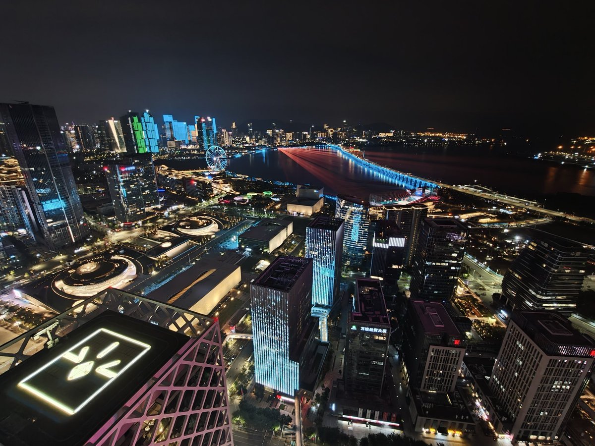 Bluekiddocoo's tweet image. Today in Shenzhen Pudgy Event, meeting some nice friends who have a strong sense of faith in Abstract and PENGU. This is why the community came together, and I believe PENGU and ABS will exceed expectations. 

KEEP BUIDLING, ALWAYS BE WITH THE COMMUNITY!

@AbstractChain…