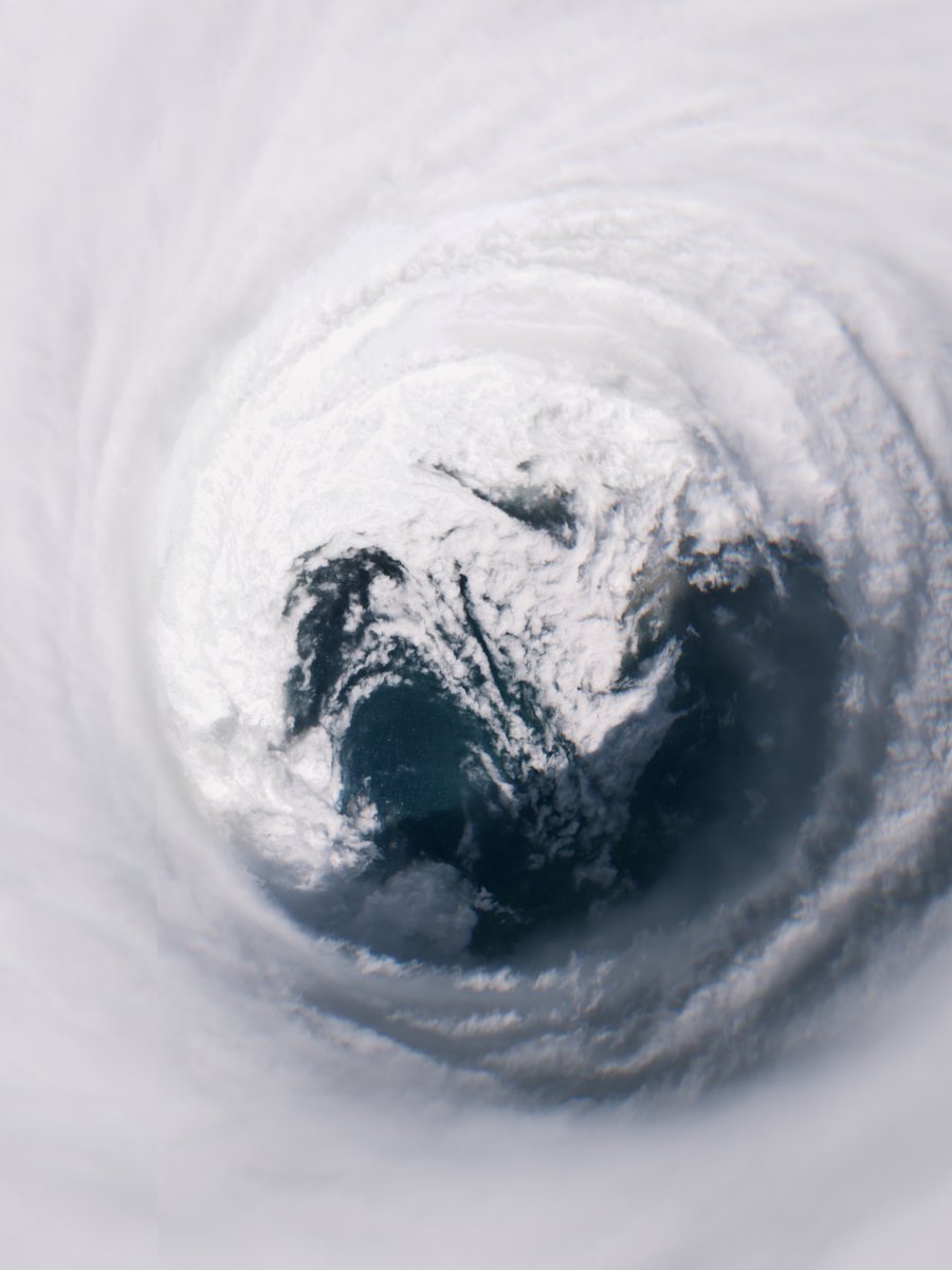 ESA_EO's tweet photo. Captured by @CopernicusEU  Sentinel satellites, these images show hurricane Melissa swirling over the Caribbean - currently the strongest tropical cyclone of the year worldwide.

Our thoughts are with everyone affected. Please follow guidance from local authorities and stay safe.

📸 Sentinel-2 (28 October)
📸 Sentinel-3 (27 October)