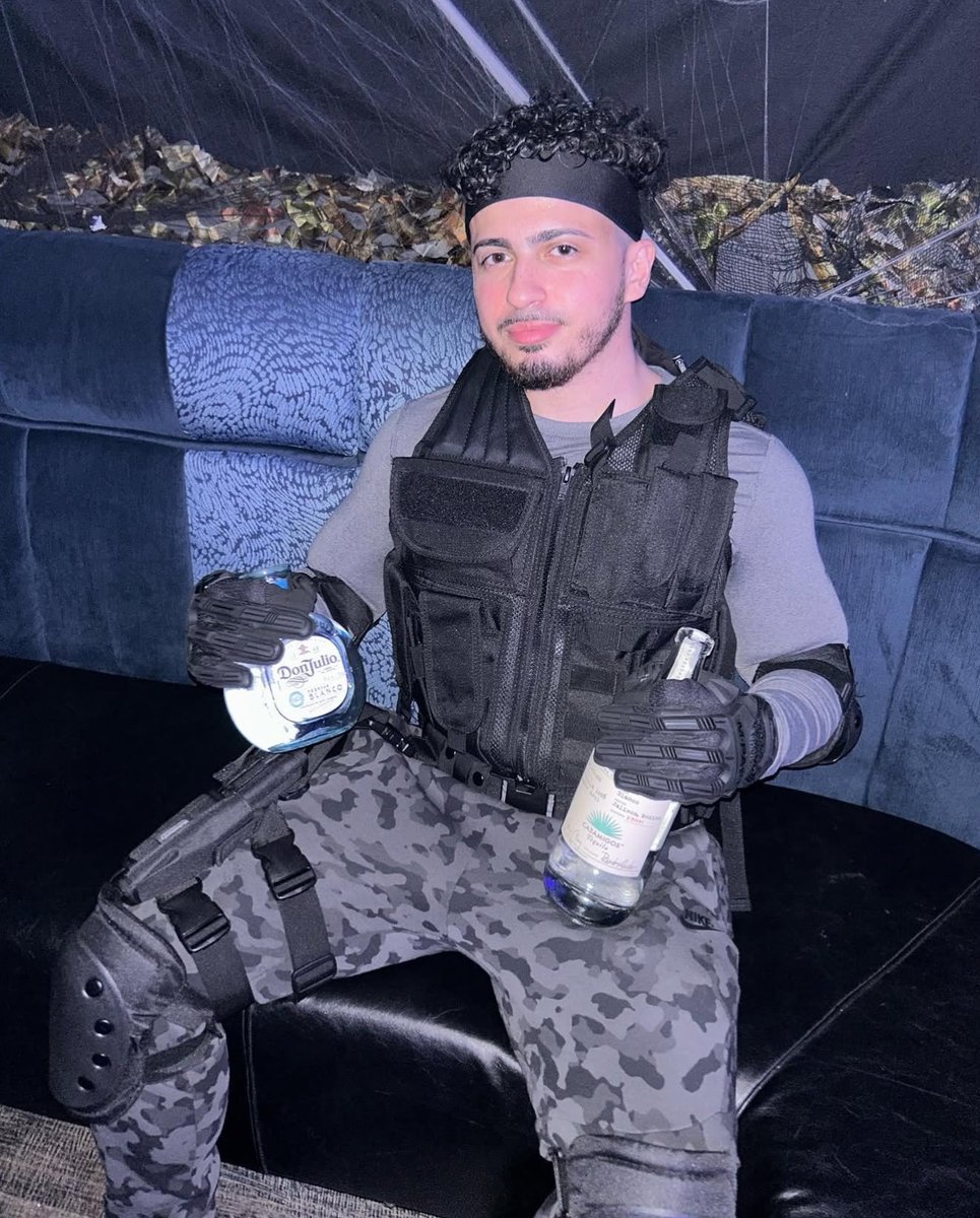 Year Number 26. Who am I seeing at the Clam?! 🎂🍻