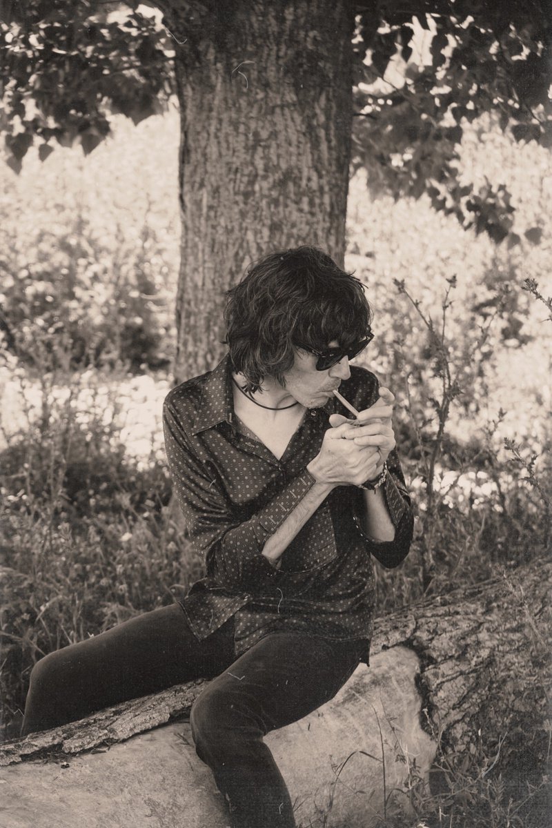 “50town” se ha posicionado en el número 7 de ventas de vinilo y en el número 10 en ventas digitales en España, en la semana de su lanzamiento, en las listas de @agedi_es y @promusicae. No contaba con entrar en listas oficiales. Toda una sorpresa, gracias por estar ahí!!