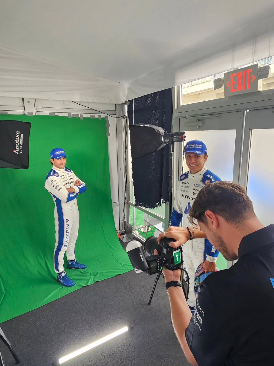 redsainz's tweet image. two apples tall 🤏🏻