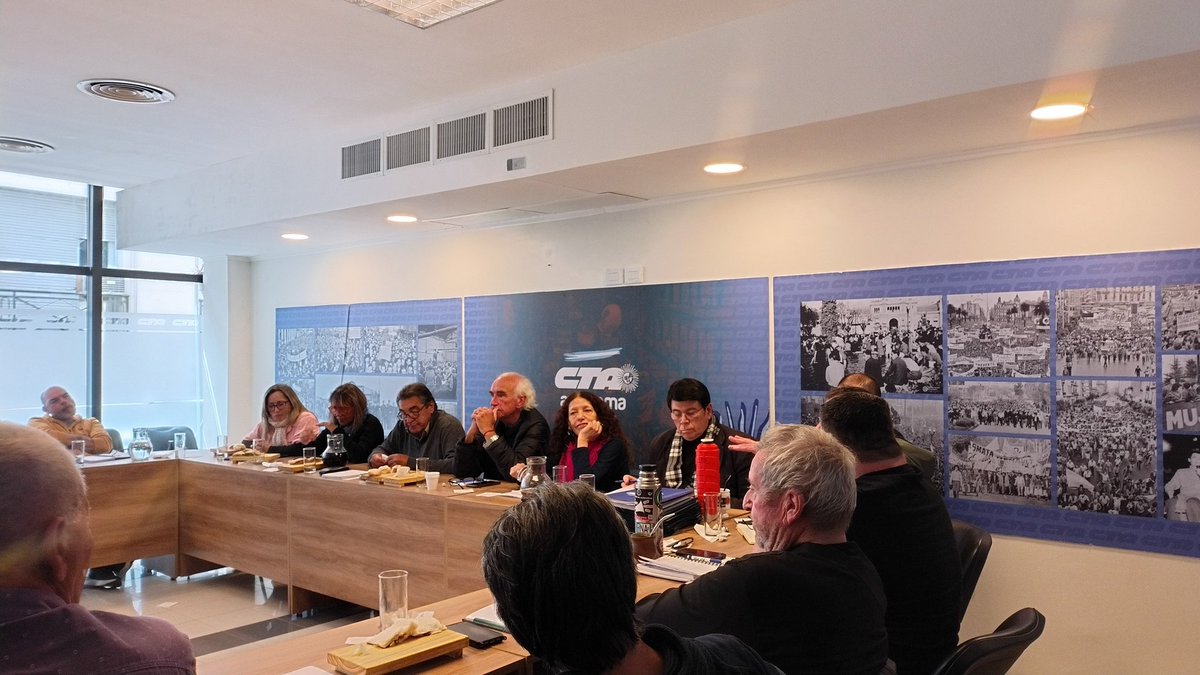 somosSiTBA's tweet photo. #Sitba estamos participando de la reunión de Comisión Ejecutiva Nacional de la @CTAAutonoma. Un análisis sobre el nuevo escenario político/sindical tras las últimas elecciones del domingo pasado. https://t.co/wk1vcY9rFd