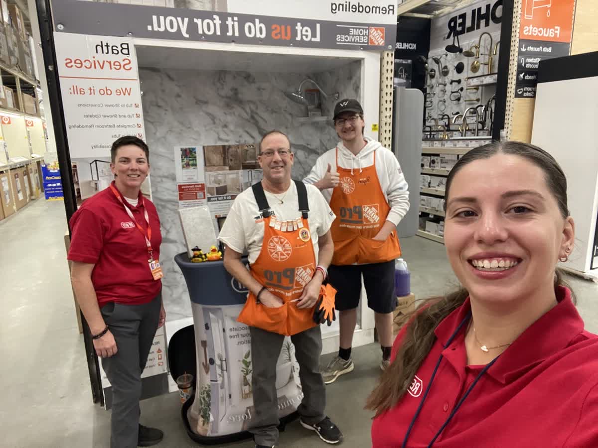 bath_ri's tweet photo. 🚗 Our new Field Marketing Representative, Jillian has been hitting the road with Sophie, leading captivating PK sessions all over New England! 🍂
This duo had a great time meeting the team and spreading the Re-Bath love at Home Depot #2609 in Mansfield, MA. Thanks for having us! https://t.co/WEPblB02wn