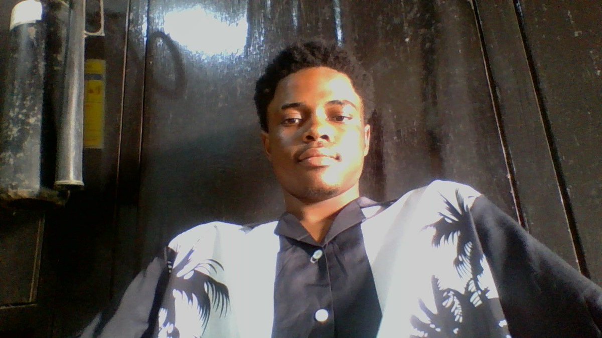 Introvert_XXXX's tweet image. Hi lol😋