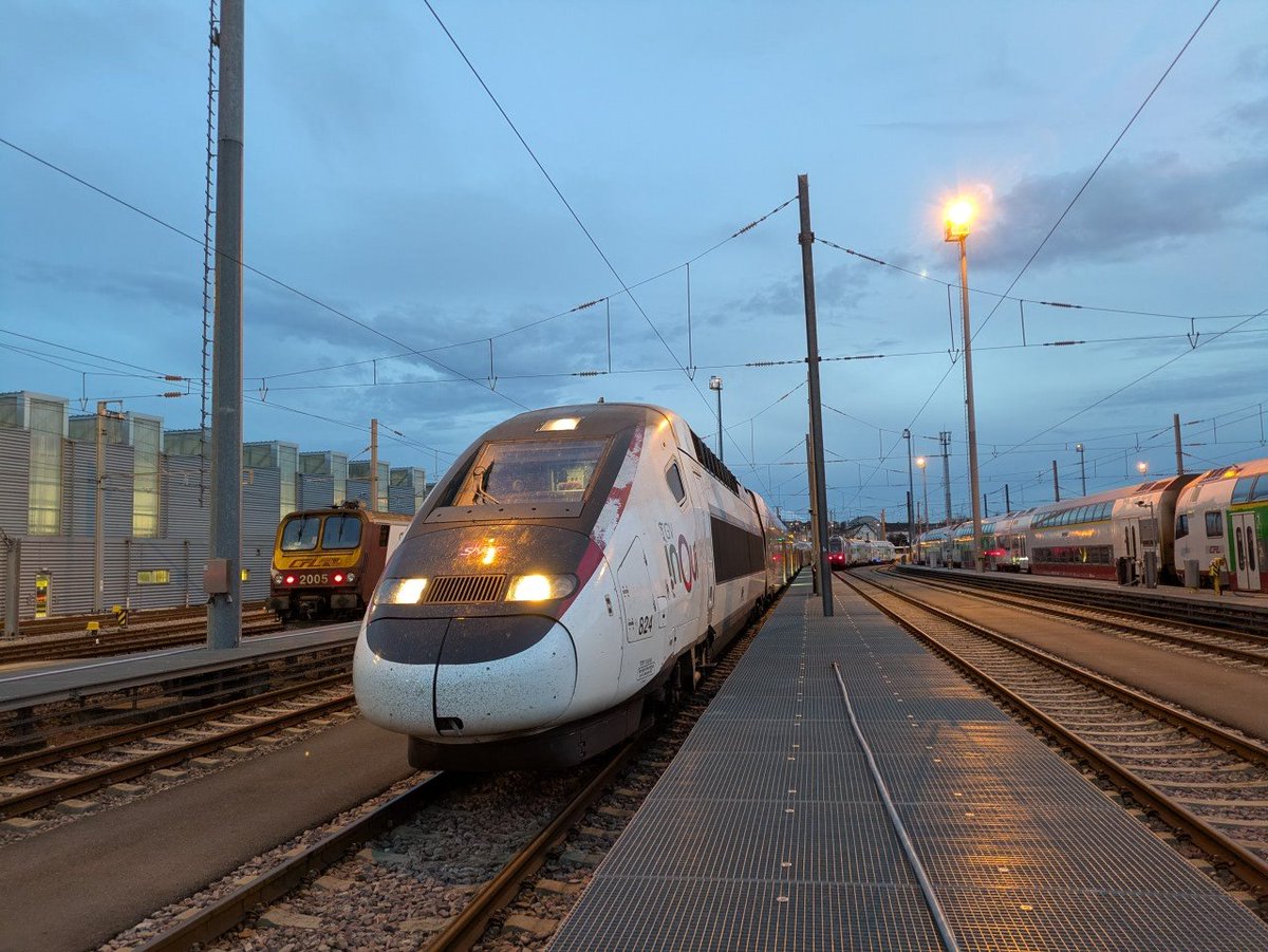 gregmulls's tweet image. Hello, aujourd'hui je parcours ma ligne principale, je vais assurer le

#TGV2887 de Luxembourg à Paris gare de l'Est départ 18h46

Arrêt à Thionville, Metz et Champagne-Ardenne-TGV

Bon voyage 🚄.....
#TGV #inOui #SNCF