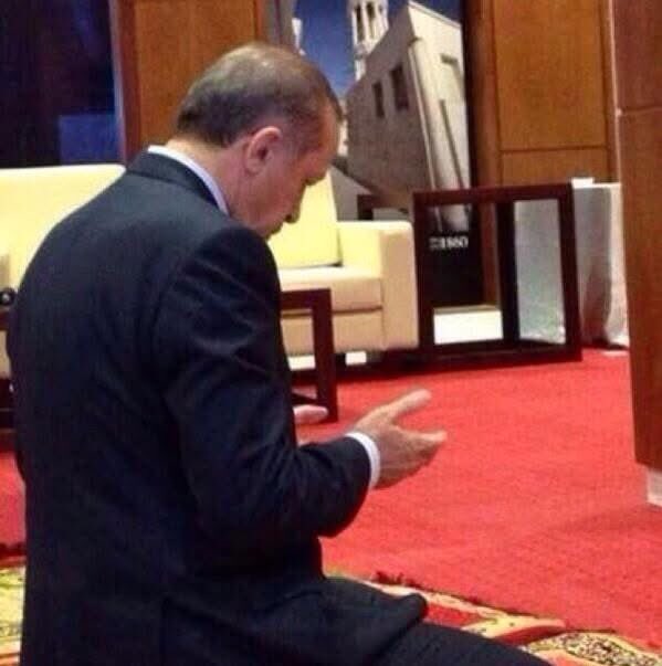 Cumhurbaşkanımız Recep Tayyip Erdoğan: 

"Türk Milleti Allah’tan başka kimseye boyun eğmez!

Tarihimizde zulümlere hiçbir zaman rıza göstermedik."