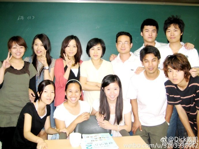 xiaollu777's tweet photo. A photo of LuHan during his studies at Yonsei University in Seoul, Korea 🇰🇷
The youngest student in class, made by the teacher to sing if he got distracted 🎶 and known for his love of cleanliness — dragging his desk every time the seating arrangement changed 😂 https://t.co/wrsboz8IFT