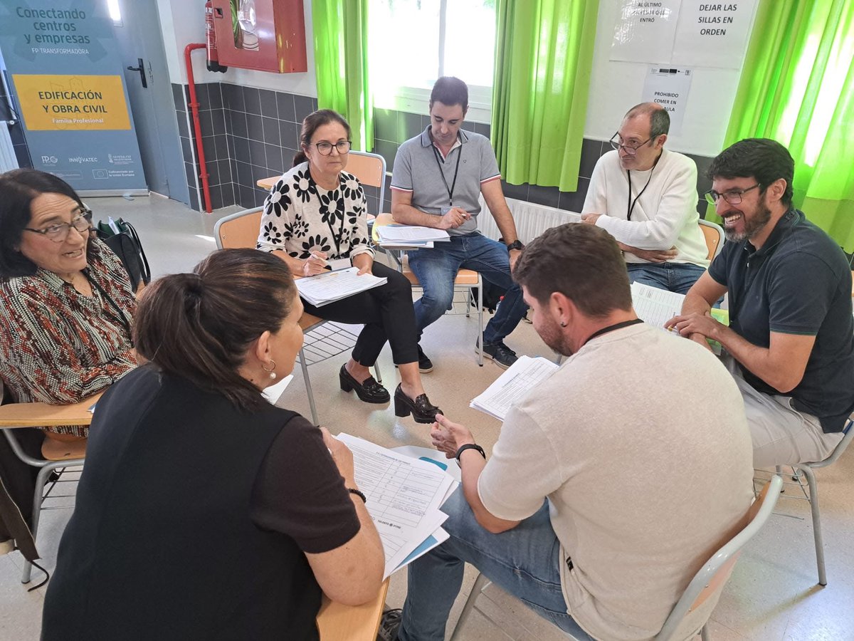 Primera jornada de #TalentoPYME en Orihuela, acercando centros-empresas en la familia de Edificación y obra civil. Gran trabajo!🚀🚀🚀
 <a href="/GVAeducacio/">GVA Educació</a> 
#SomFP