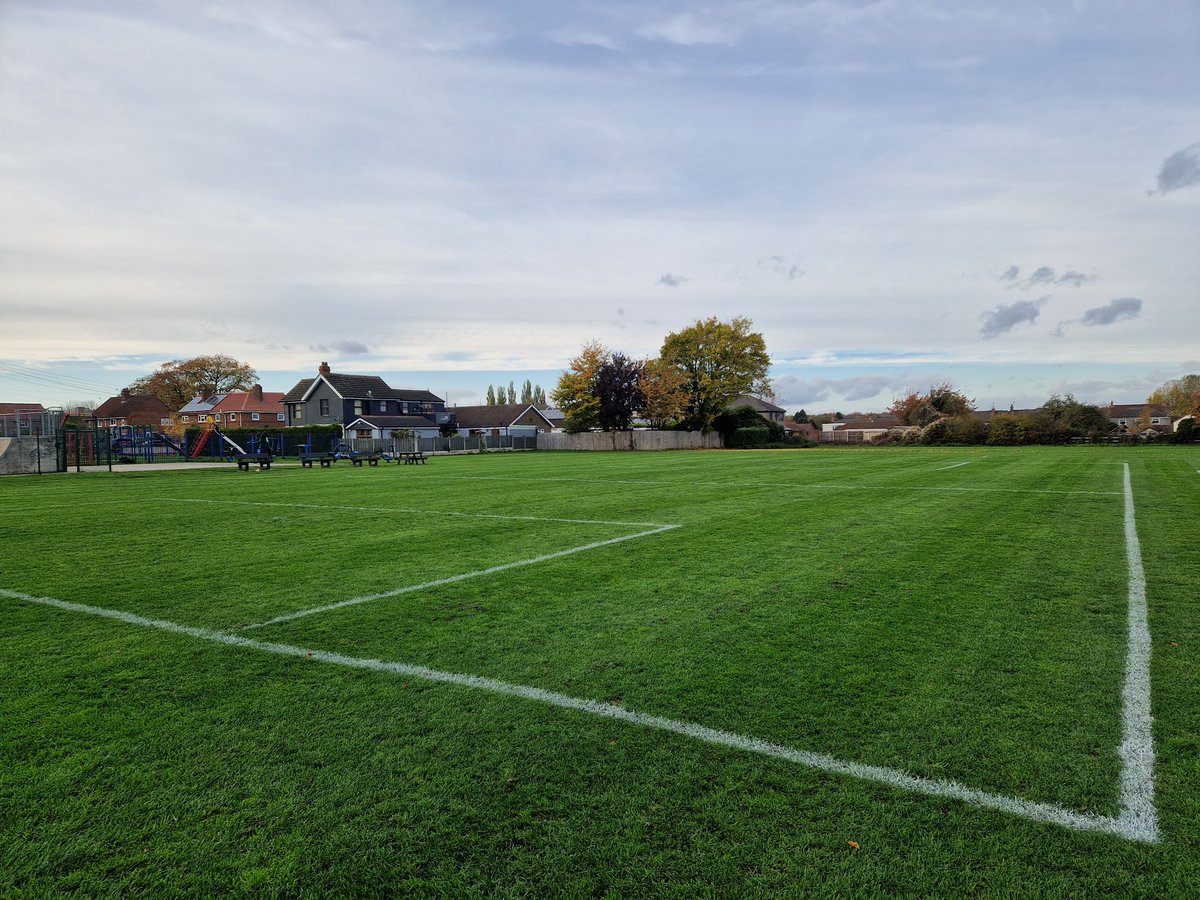 seanclixby5's tweet image. 2/2
📣All made possible by the dedicated volunteers from @brjfc2016 @BroughtonCC1948 &amp;amp; support from Broughton Town Council 

📣Also funding through @FootballFoundtn Enhanced Grass Pitch Maintenance Fund &amp;amp; associated support @wearetheGMA
@LincolnshireFA

#CommunitySpirit